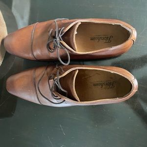 Florsheim Men’s dress shoes size 9.5